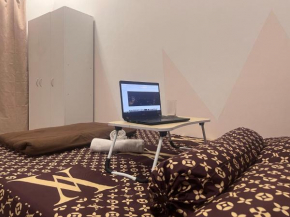 MEDIUM SIZE ROOM in SHARE HOUSE WITH ALL FACILITIES